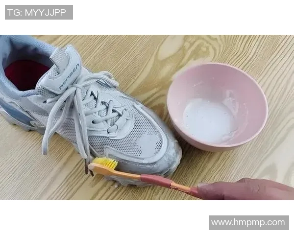 足球清洗全攻略如何有效去除污垢和异味保持球鞋干净如新